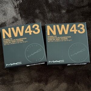 MAC Cosmetics Studio Fix Powder Plus Foundation NW43 - Black Box with Gold Text